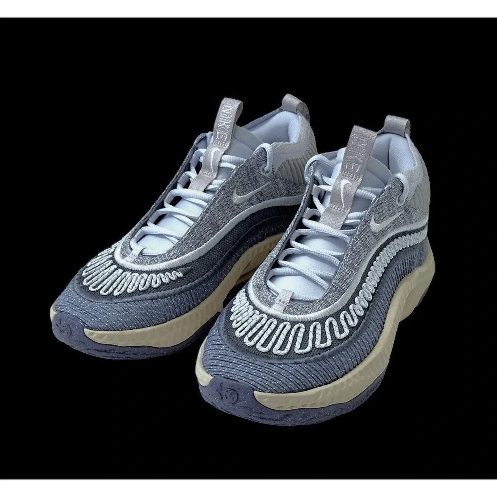 Size 10.5 - Nike Cosmic Unity 3 Be True To Her‎ School